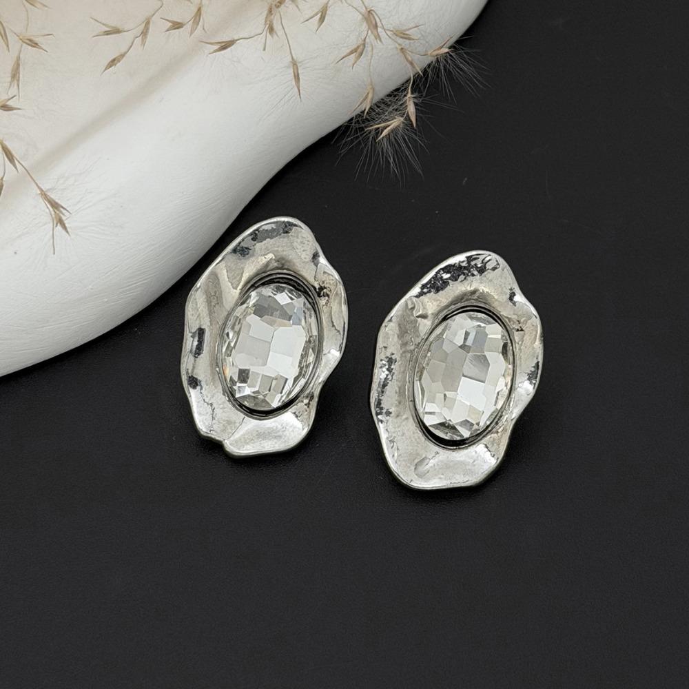 Irregular liquid metal wrinkled earrings with temperament for commuting, diamond studded transparent gemstone earrings for women