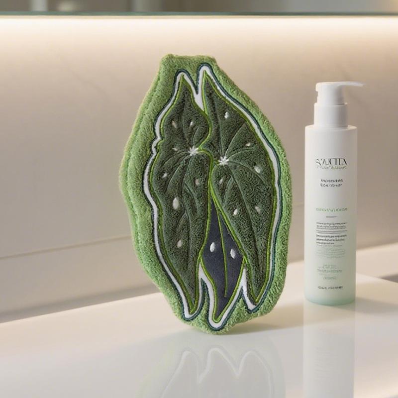 Leaf-Shaped Coral Fleece Hanging Hand Towel for Kitchen & Bathroom Cleaning