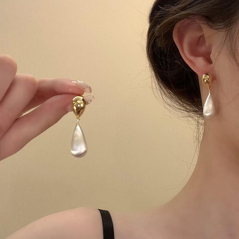 Water Drop Brushed Stud Earrings Medieval Vintage Temperament Earrings French Light Luxury Elegant Earrings