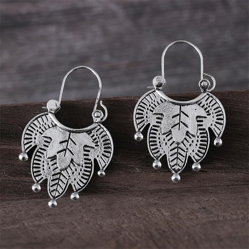

Retro Simple Maple Leaf Texture Round Beads Double Layer Leaf Closure Earrings срібний