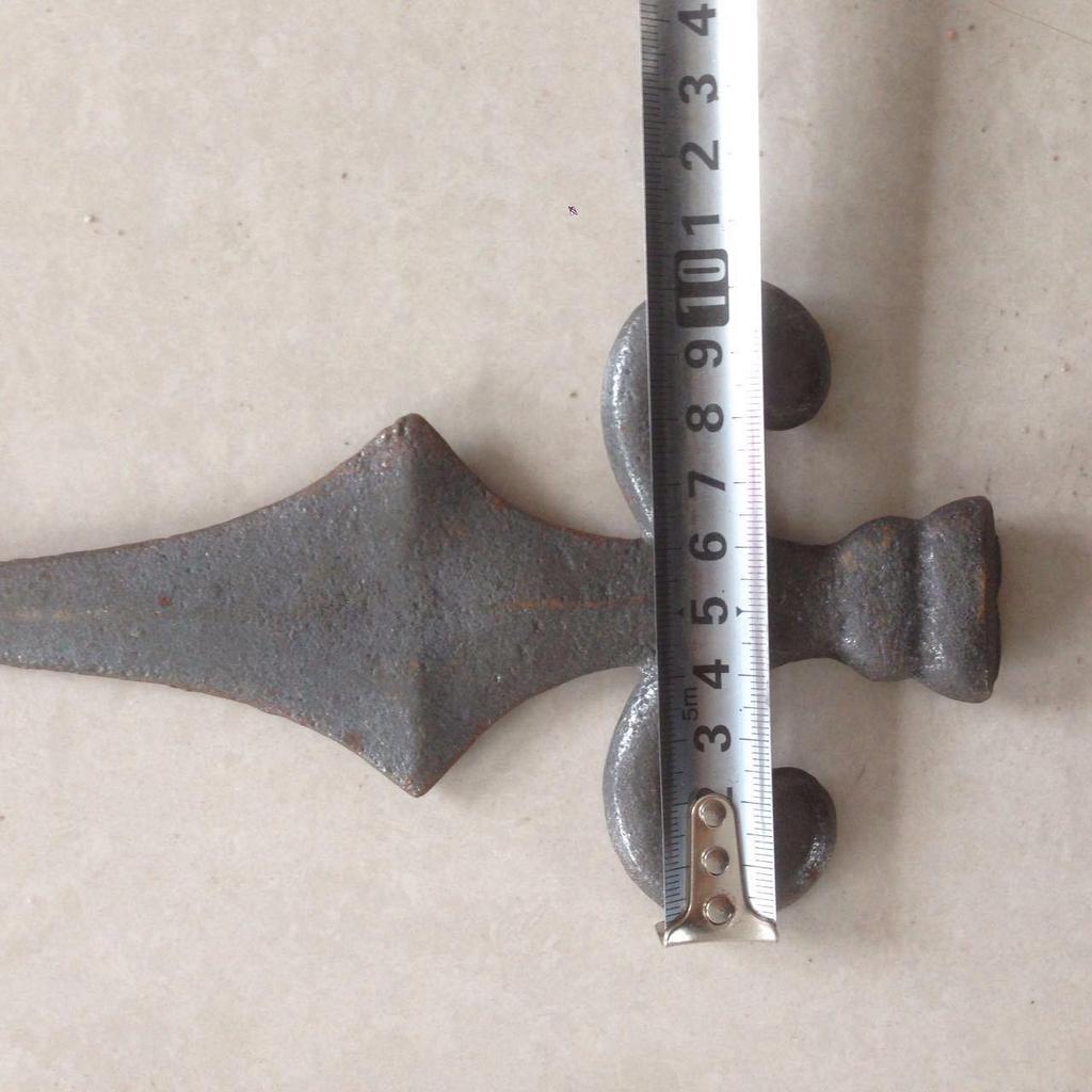Cast Iron Spearhead Wrought Iron Gate Accessories – Customizable Designs Available