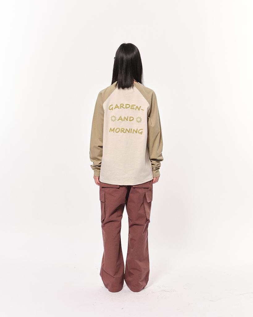 Beullusseonpeullawo Essential Signature Embroidered Raglan Long Sleeve T-Shirt [Olive]
