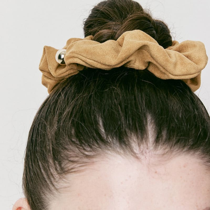 VINTAGE HOLLYWOOD Suede Ball Scrunch_VH249OHB007M