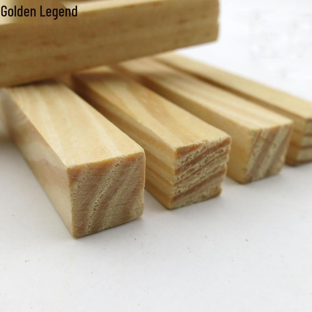 Kleine Kiefernholzstäbchen für den Modellbau