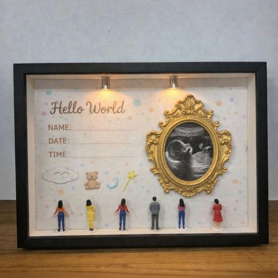 DIY Mini muzeum siluetní krabička se světlem Rámeček na fotky Sada s mini zlatými rámečky Figurky Památeční předmět pro miminko