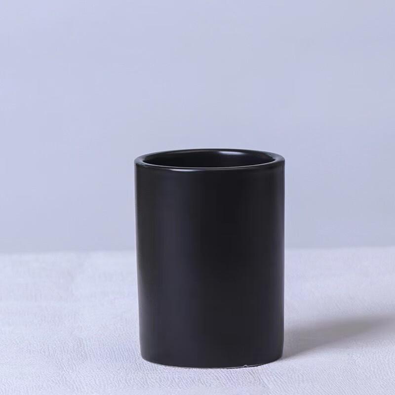 Minimalist Plastic Bathroom Rinse Cup