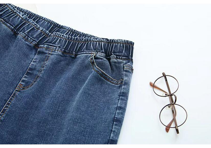 Spring 2022 Plus Size High Waist Rhinestone Embellished Denim Cropped Pants for Women