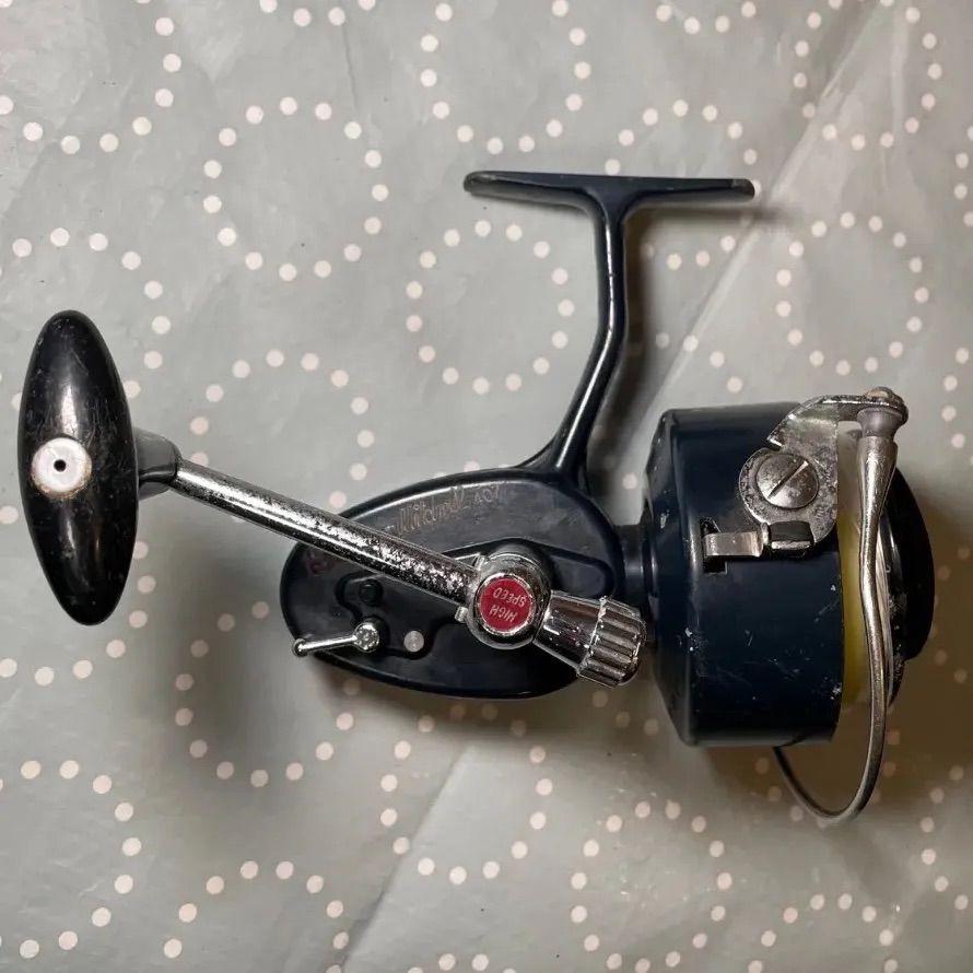 Used [At that time] Made in France Mitchell 407 Special High Speed Right Hand Spinning Reel Mitchell 407 Special Garcia Old Tackle Vintage Fishing