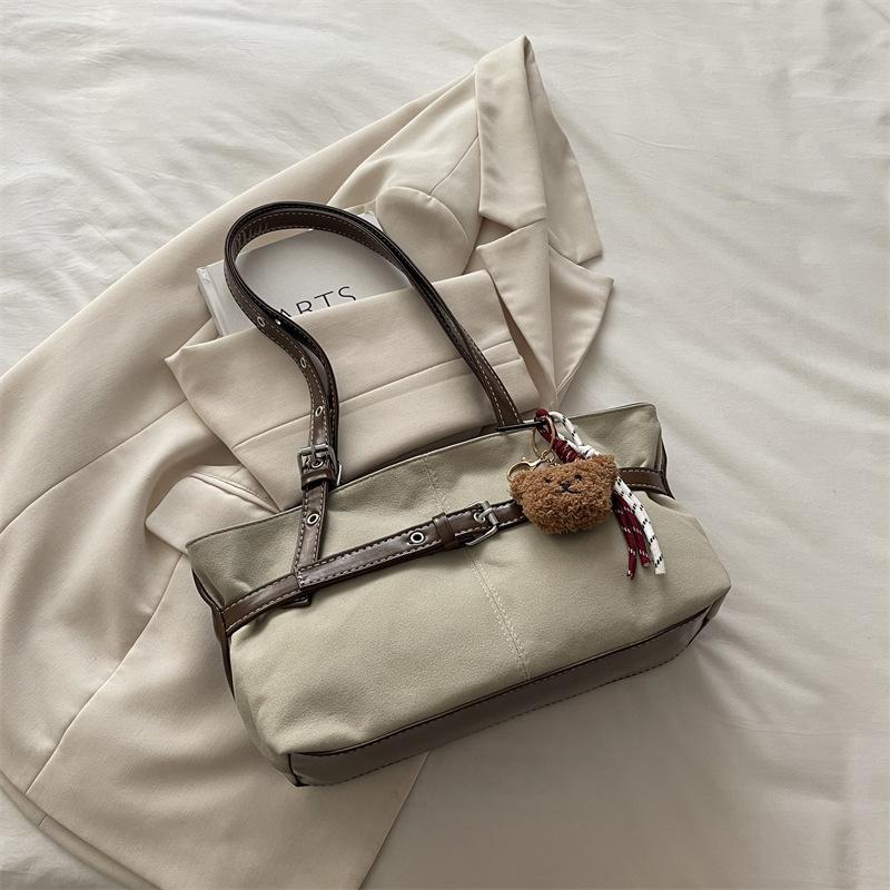 Premium commuter underarm bag New fashionable large-capacity shoulder bag Autumn and winter niche versatile tote bag