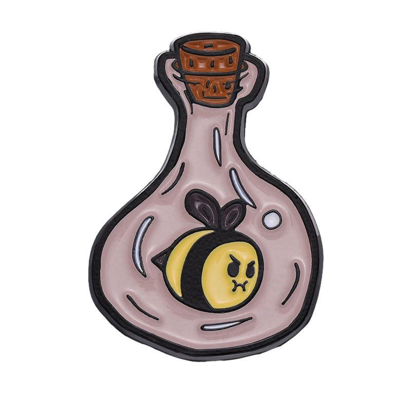 

Bee Playful Cartoon And White Ghost Brooch Ideal For Halloween And Wear Everyday XZ9351