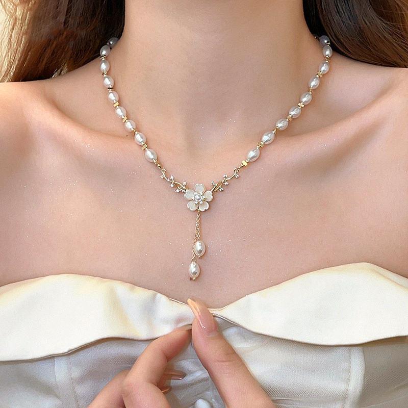 Elegant Gold Color Pearl Flowers Tassel Pendant Necklace For Women Exquisite Ladies Clavicle Chain Party Jewelry Birthday Gift