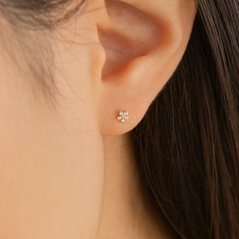 

LUNNE 14k Blossom Mini Piercing (14k Gold) #LFPI10 Rose Gold (Individual)