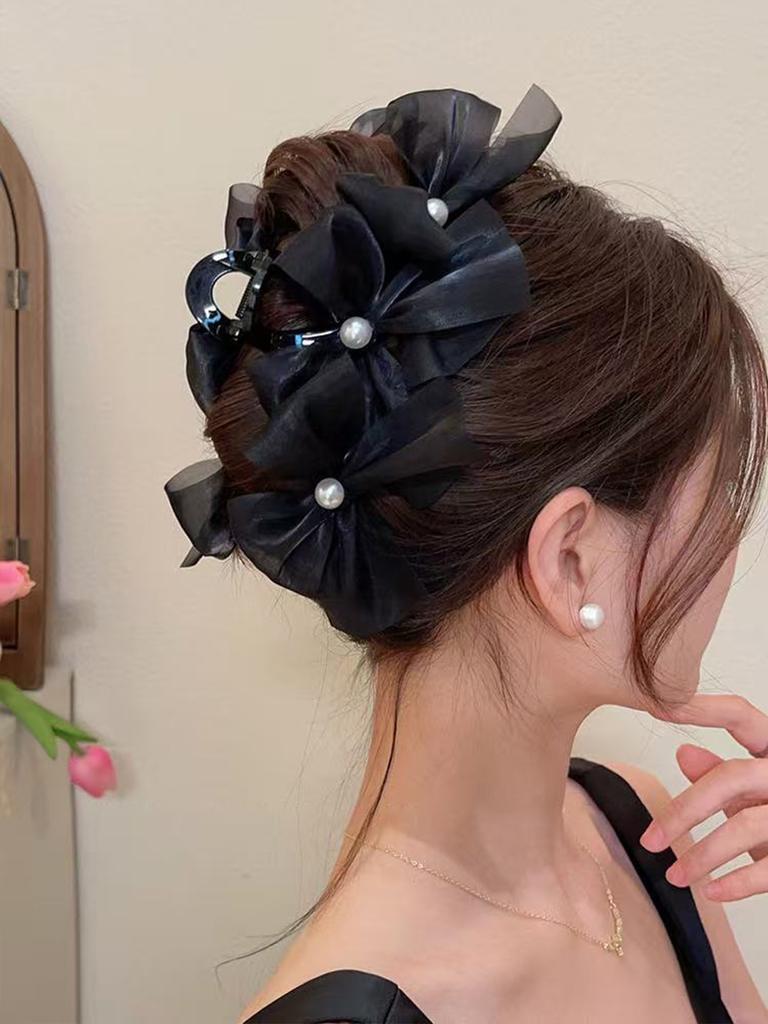 Spring and summer Korean sweet and elegant pearl organza bow grab clip, gentle temperament large pan hair grab clip shark clip