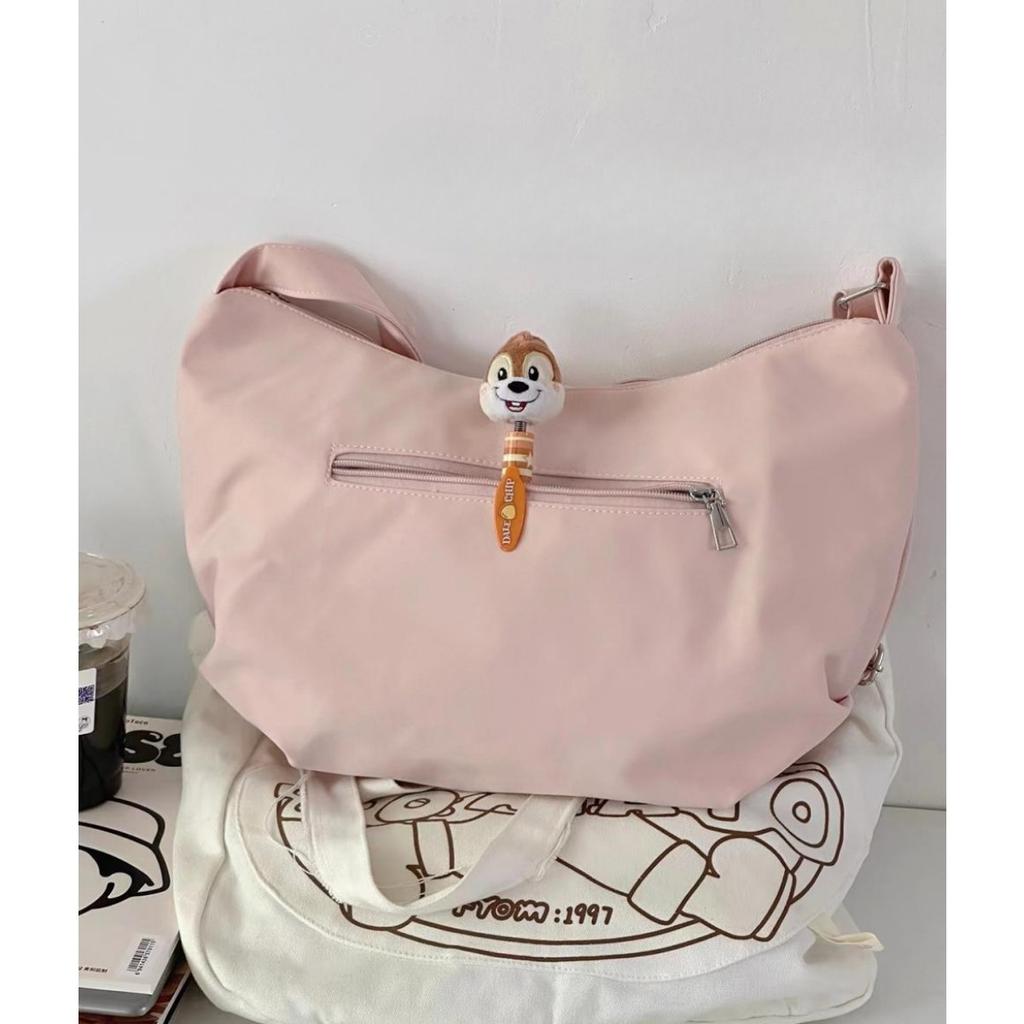 Ladies' Fashionable Large Capacity Crossbody Bag with Adjustable Shoulder Straps and Zipper Closure - Made of Durable Polyester Material