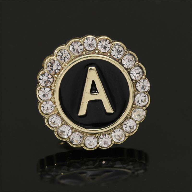 26 Alphabet Round Pins English Initials A-Z Golden Brooches For Women Men Girls Collar Badges Jewelry Gift