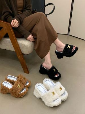Sheep Curly Wool Slippers Women's Outer Wear 2025 New Autumn and Winter Feeling Metal Thick Bottom Heightening Small Slope Heel One-word Drag
