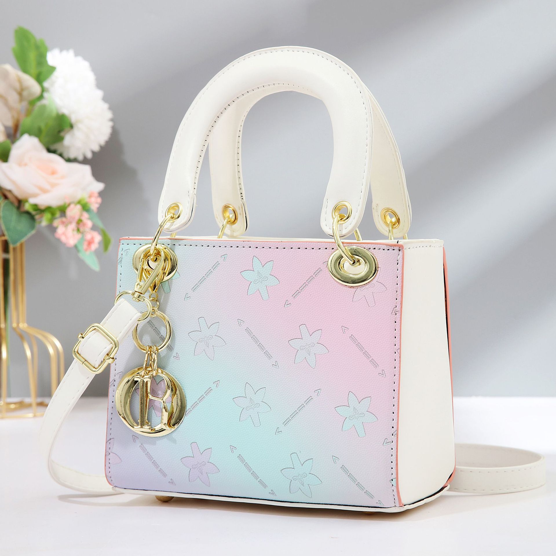 

Handbag colorful gradual change small bag trend women s bag shoulder messenger bag pendant s 19*8*15 белый