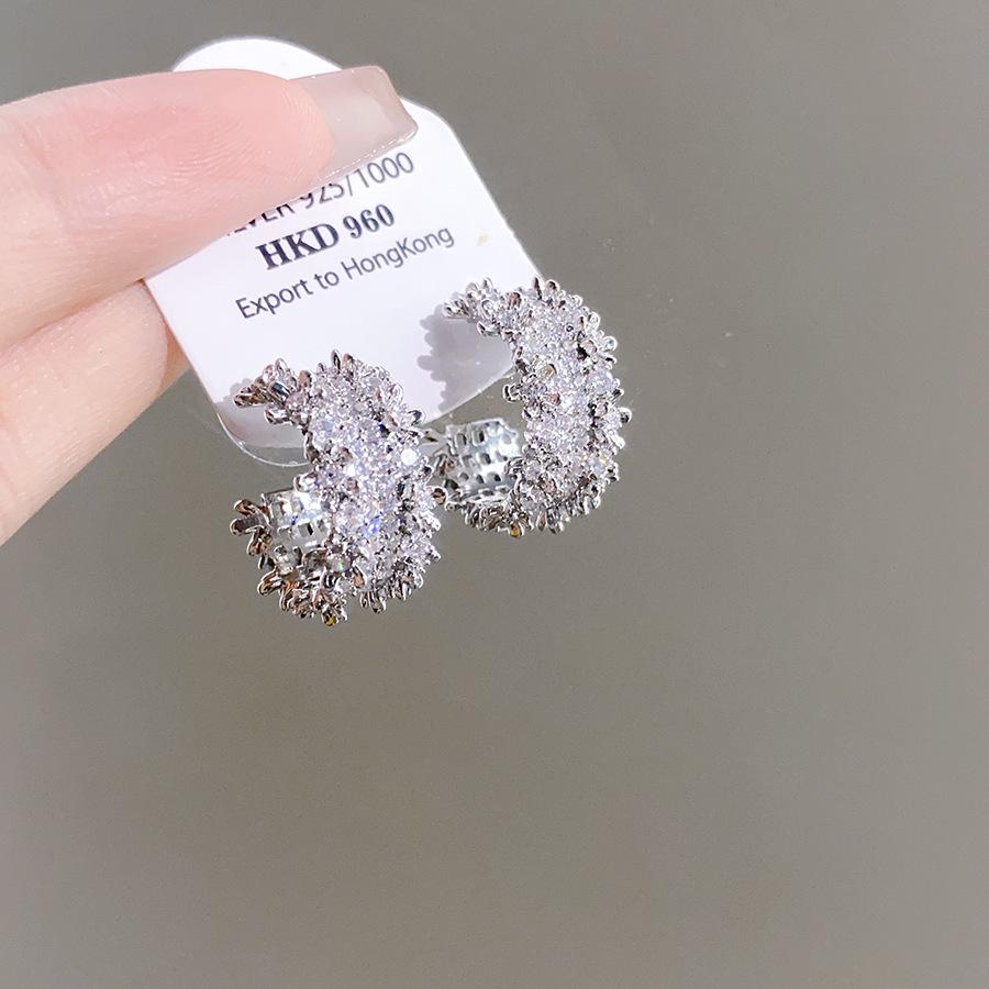 Orecchini Vintage a Forma di Pera con Perle e Intarsi di Diamanti - Stile Retrò, Lusso Leggero, Design di Alta Gamma