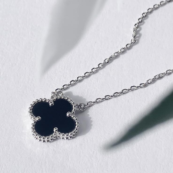 Clover 18K White 18K Engraved Necklace, Gold, Women's, Gold, Four-Leaf Clover, Gift, (Black)