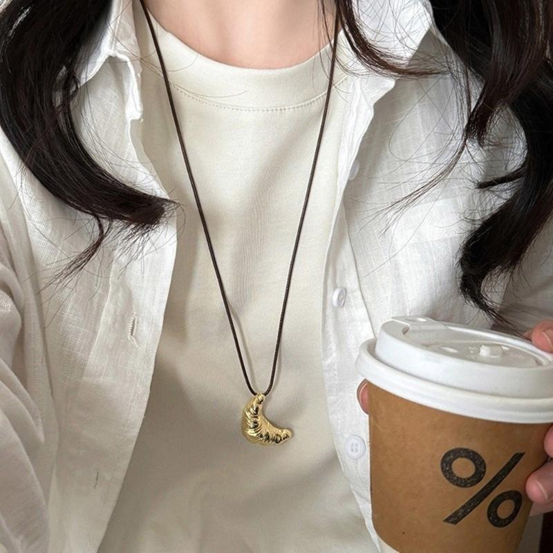 Unique Designs Cow Horn Pendant Adjustable Sturdy Black Rope Chain Necklace Jewelry Accessory for Stylish Women