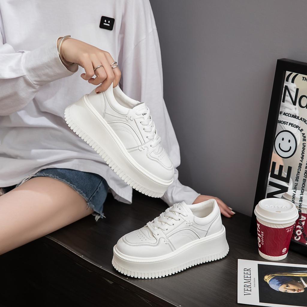 Thick-soled muffin heightening versatile sports little white shoes children with skirts 2025 spring, autumn and summer new popular board shoes