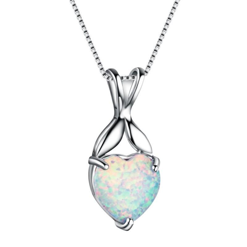 Platform necklace, three-claw white peach heart opal pendant, exquisite personalized item.