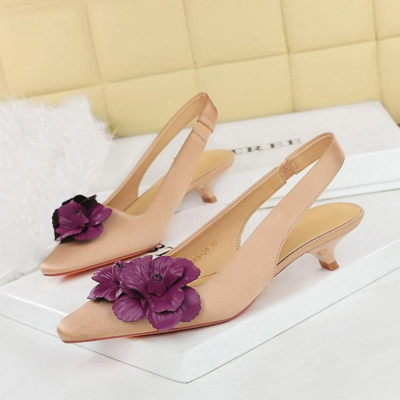 French High-End Flower Pointed Toe Mid-Heel Single Shoes For Women's Silk And Satin Back Tripping Women's Shoes Without Tiring