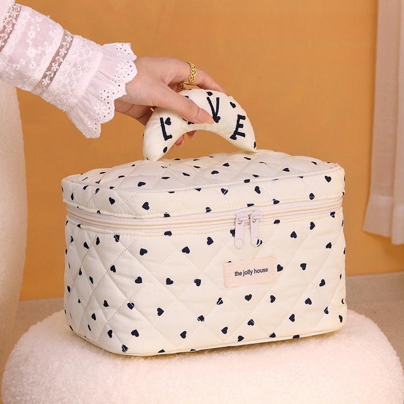 

1pcs Love Print Makeup Bag Handheld Large Capacity Multifunctional Portable Travel Skincare Toiletry Storage Bags чёрный
