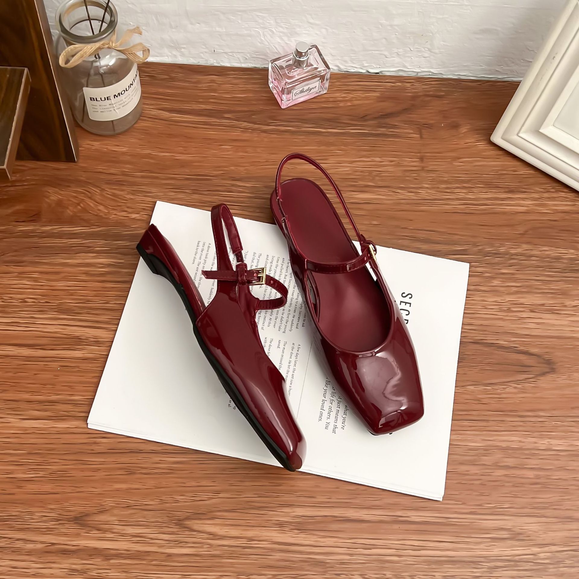 

2025 spring new empty bag head sandals women s grape mother French square head single shoes women s low heel comfortable women s shoes 35