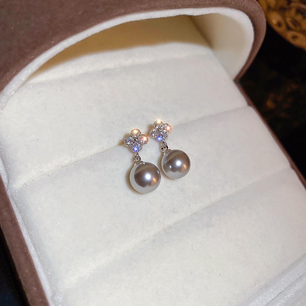 French Retro Flower Butterfly Pearl Fringed Earrings Light Luxury High-end Stud Earrings Niche Versatile Earrings Women