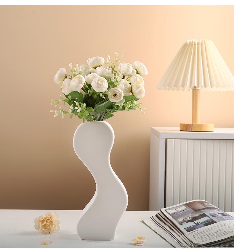Sleek Black Geometric Ceramic Vase for Home Decor