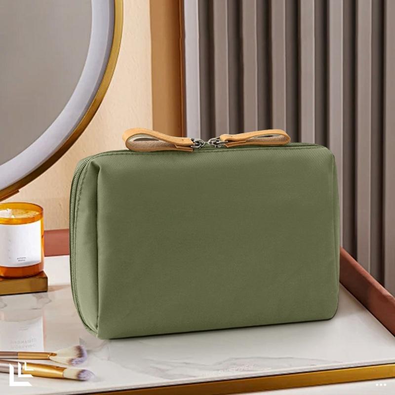 Travel Friendly Cosmetic Pouches With Multiple Compartments Waterproof Nylon Materials Portable Makeup Organizers