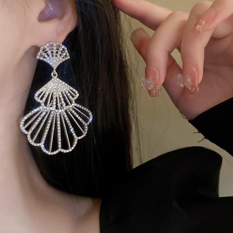 Fashion Diamond-Encrusted Hollow Fan Earrings Medieval Court Style Niche Earrings Light Luxury High-End Earrings