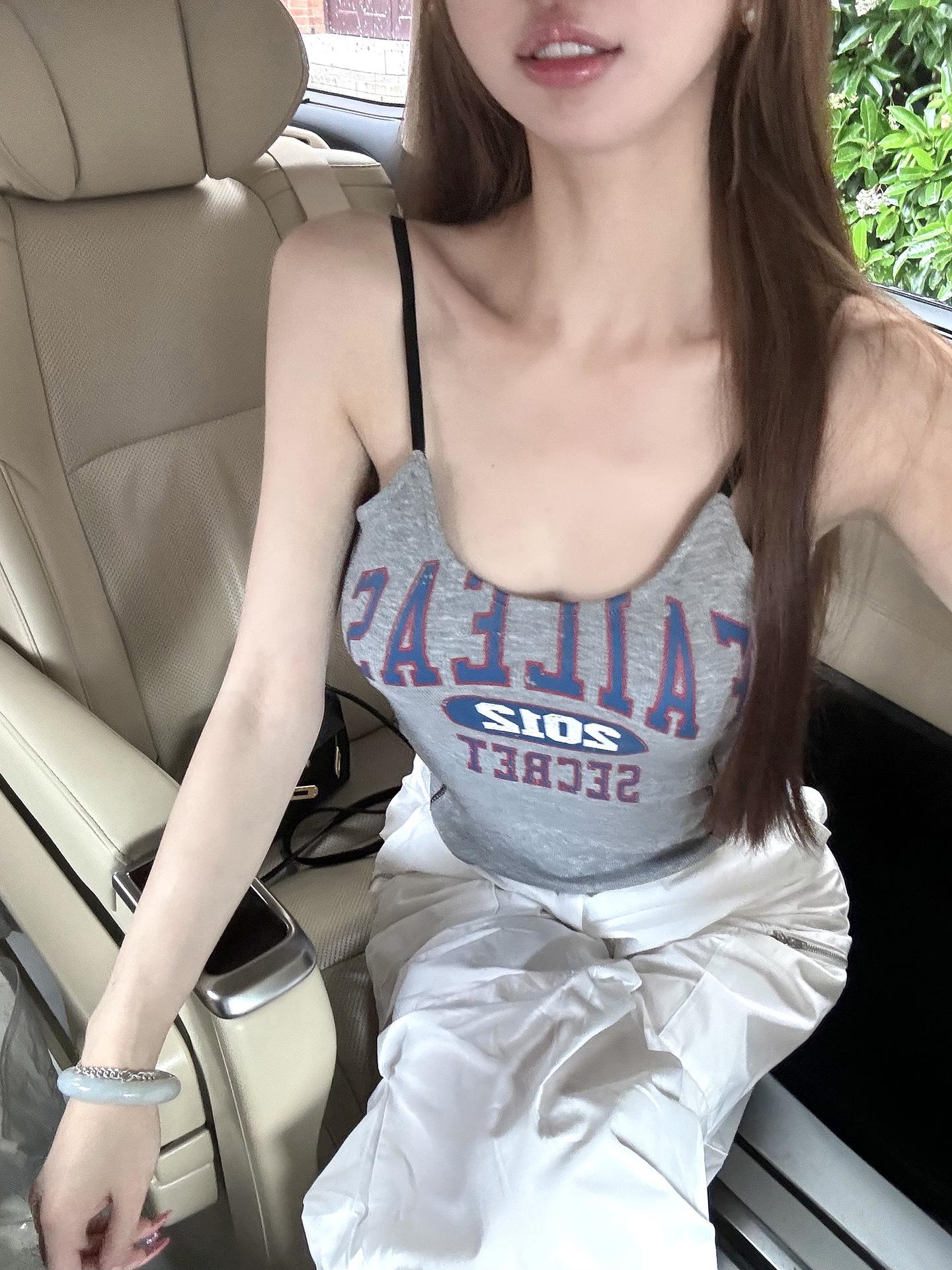 

2025 Summer Women s Retro Pattern Sling Vest - Short, Casual & Versatile S - Premium серый