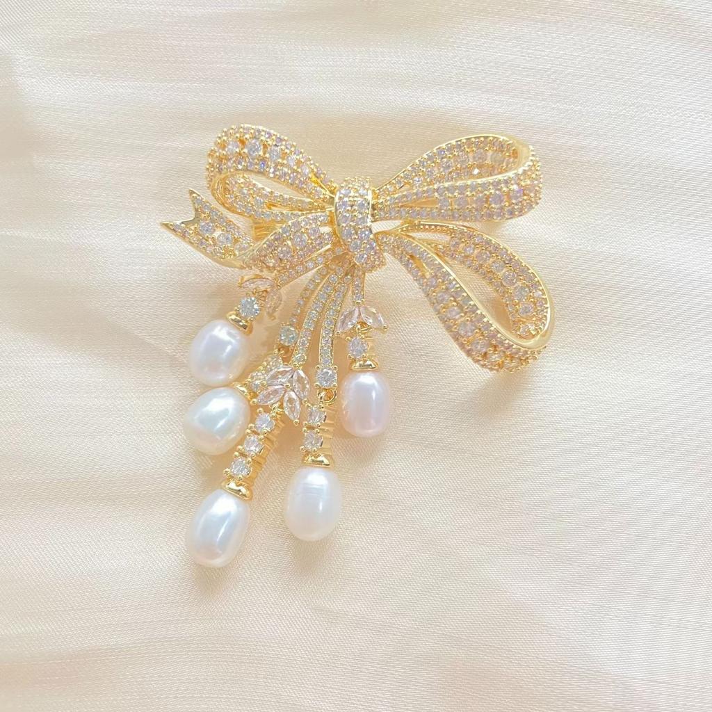 Xiaoxiangfeng bow corsage jewelry luxury high-end freshwater pearl buckle temperament versatile coat coat brooch