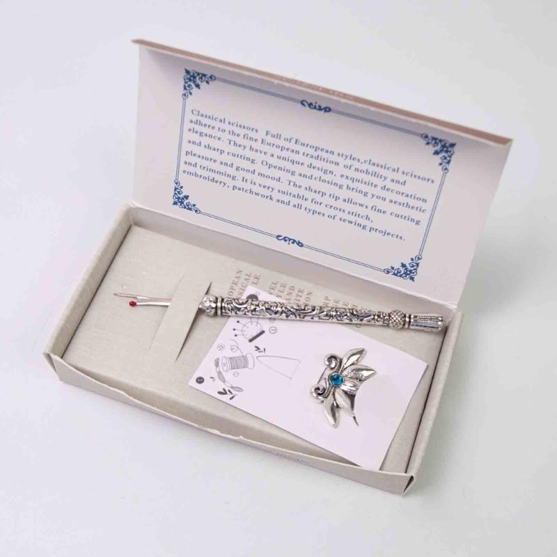 Sewing Seam Unpicker with Easy Insert Needle Threader for Removing Thread, Hand Quilting Embroidery Needlework Project