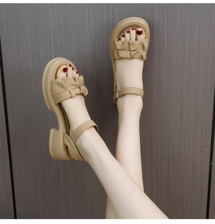 Height-increasing thick-soled muffin-soled sandals for women's summer wear 2025 new fairy style casual versatile thick-heeled beach shoes