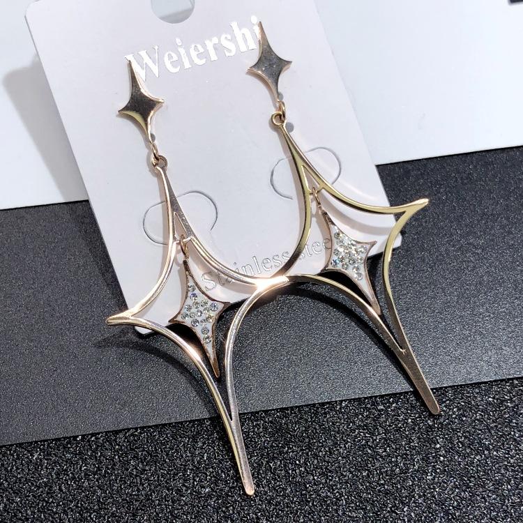 Japanese and Korean 18K Rose Gold Titanium Steel Zircon Stud Earrings, Femininity Simple Four-leaf Clover Black Earrings Internet Celebrity