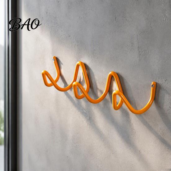 Iron Art Wall Hangers Decorative Wave Hook, Nordic Style Three Creative Hooks for Bags Mounted Storage Rack Entryway And Living Room