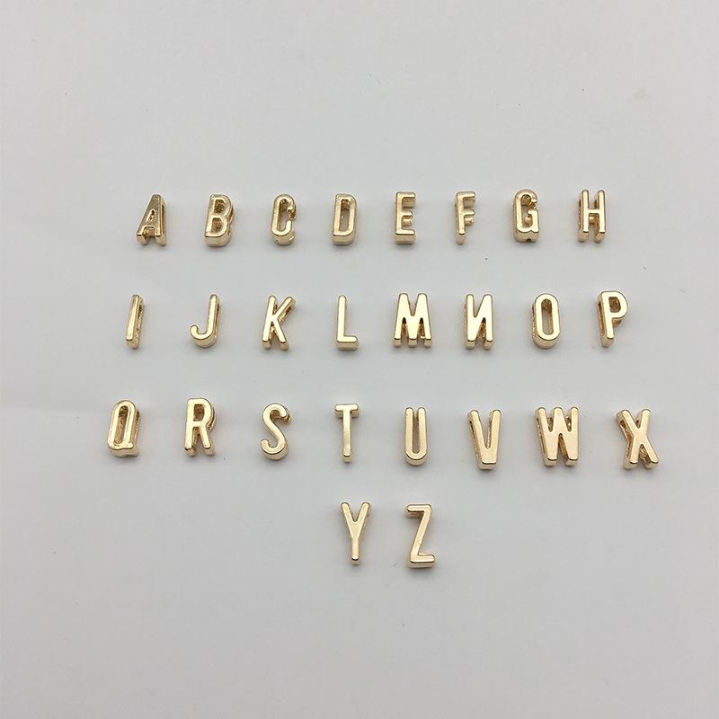Modische Pfirsichherz-Buchstabenanhänger Schlüsselbeinkette