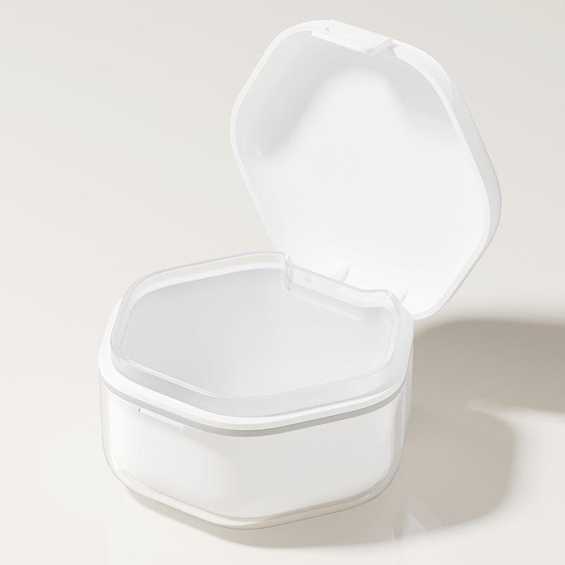 

Портативный очиститель зубных протезов и ретейнеров для всех возрастов белый