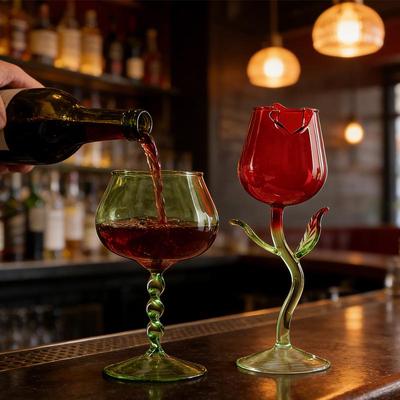 Elegantes Romantisches Rosen-Glas-Weinglas für den Heim- & Restaurantgebrauch