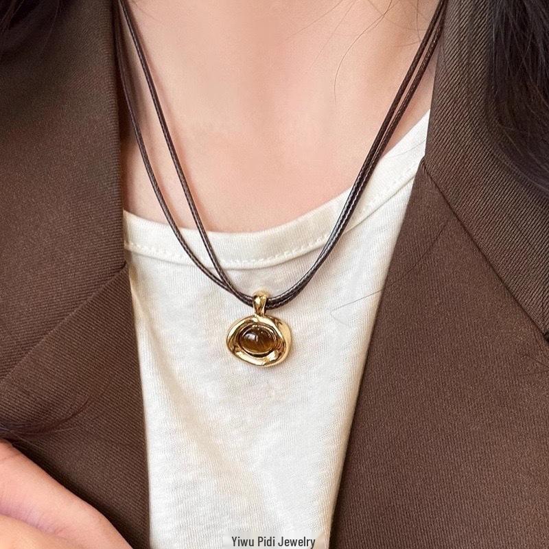 Maillard Tiger's Eye Brown Pearl Beaded Necklace - High-End Women's Sweater Chain for Autumn/Winter 2025