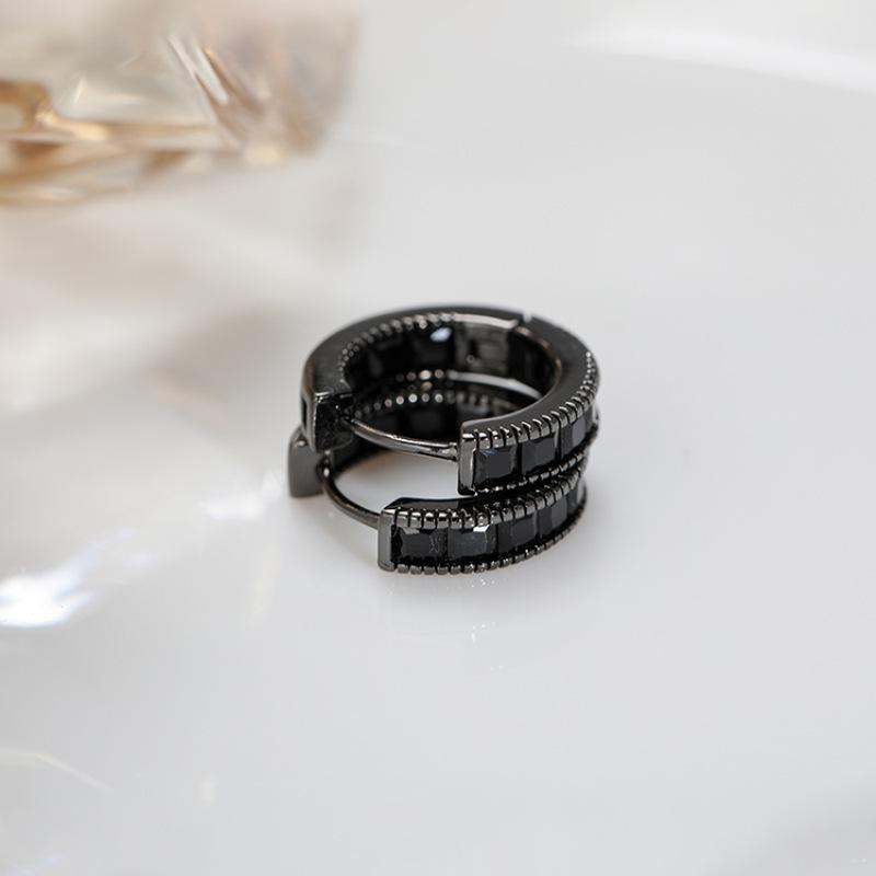 Orecchini Semplici alla Moda con Zirconia Nera da Donna Tendenza Uomini e Donne Personalizzati Hip-hop Stile Ins Gioielli Neri per Orecchie Personalità Cool Accessori Eleganti