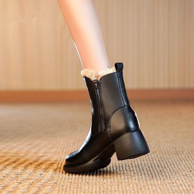 Women's Winter Faux Fur Lined Snow Boots Outdoor Anti-Slip Faux Leather Boots Casual Warm Plush Lined Mid-Calf Booties With Thick Sole for Female