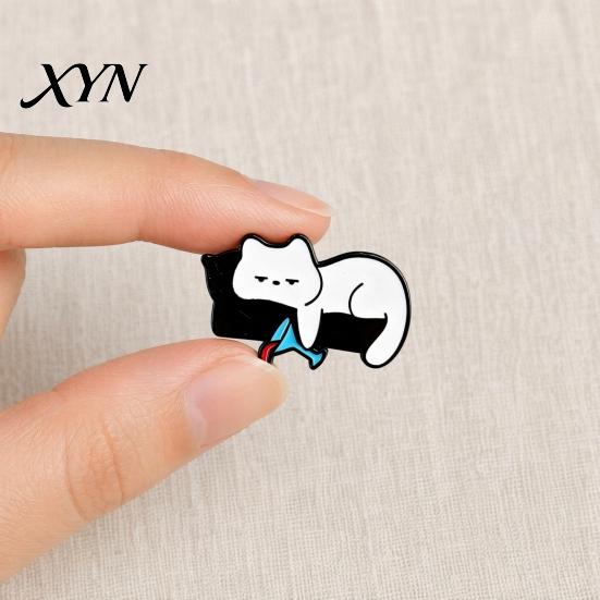 Denim Jacket Accessory Outfit Brooch for Men & Women, Cartoon Kitten Drinking Scratch-resistant Pin Wine Enamel Pin, Decorative Jackets Bags