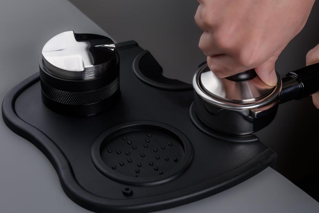 La mellow Espresso Coffee Tamper 515358mm Coffee Tamper for Espresso Machines (58mm Stainless Steel with Aluminum Handle) with Tamper Mat