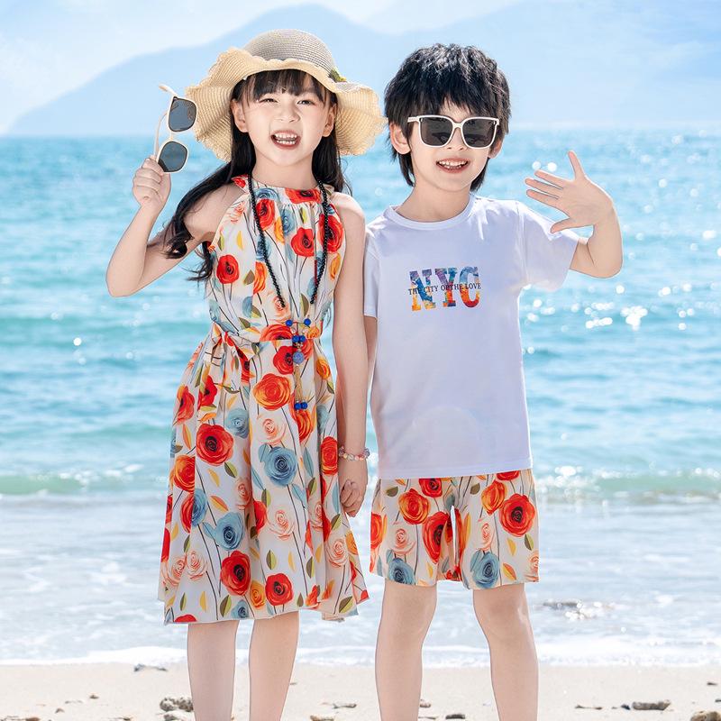 Costume de plajă coreene de vacanță: Rochii de vară mamă-fiică 2025