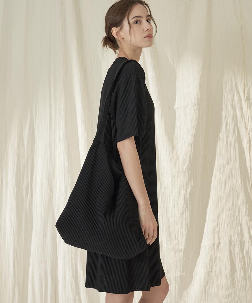 210EDIT Pleated Short Sleeve Dress_Zd2Op561_Blk