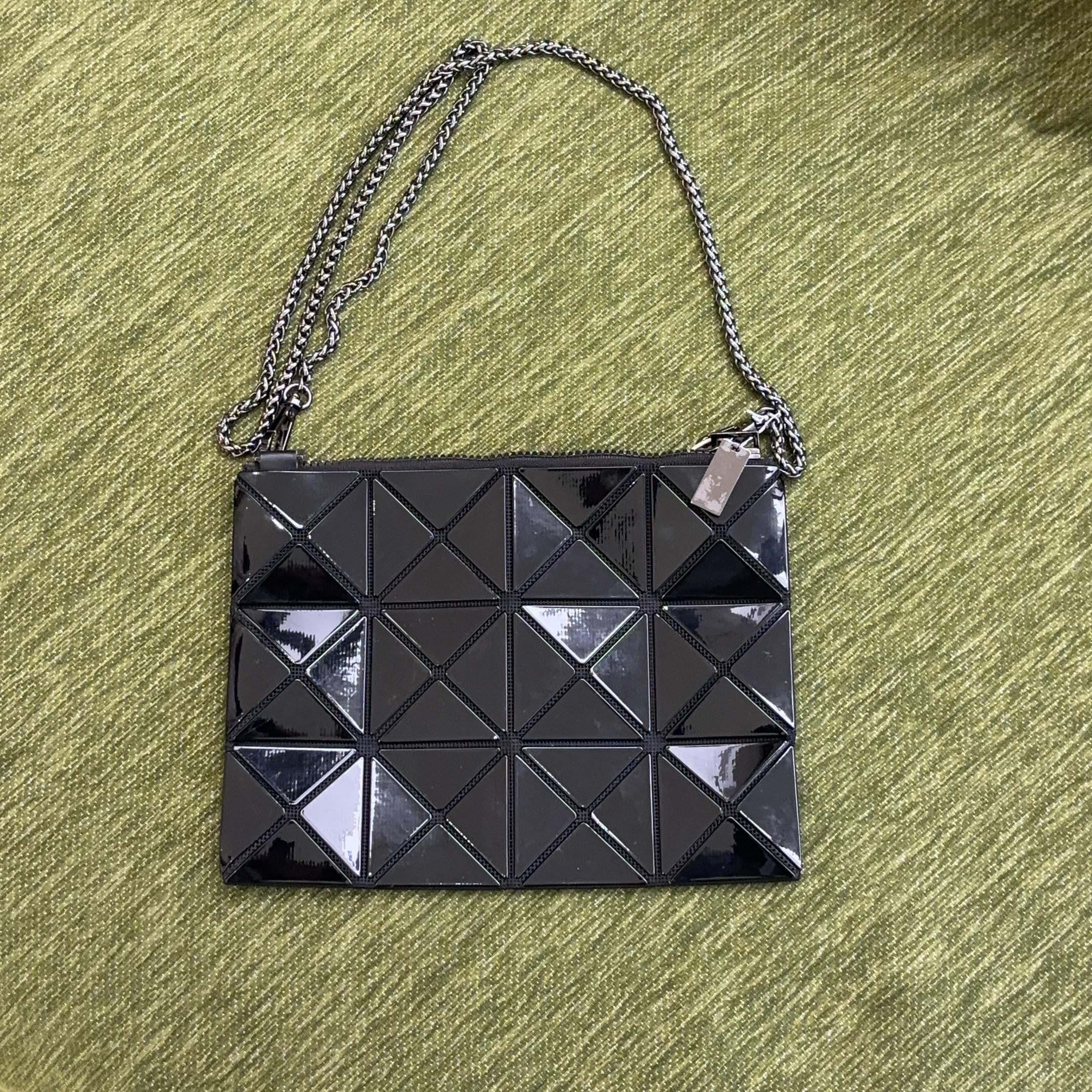 [Pre-Owned] Carton Gloss Geometric Shoulder Bag - Excellent #Z10VMV ONE SIZE
